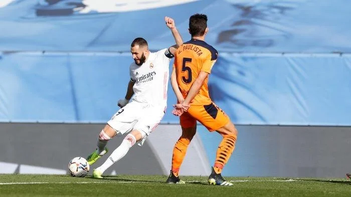 Antar Real Madrid Gulingkan Valencia, Karim Benzema Bikin Trauma Los Murcelagos
